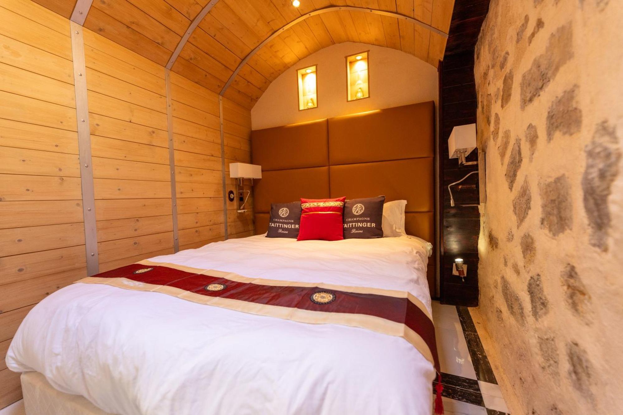 Palazzo Di Acqua Hotel Le Mans Kültér fotó